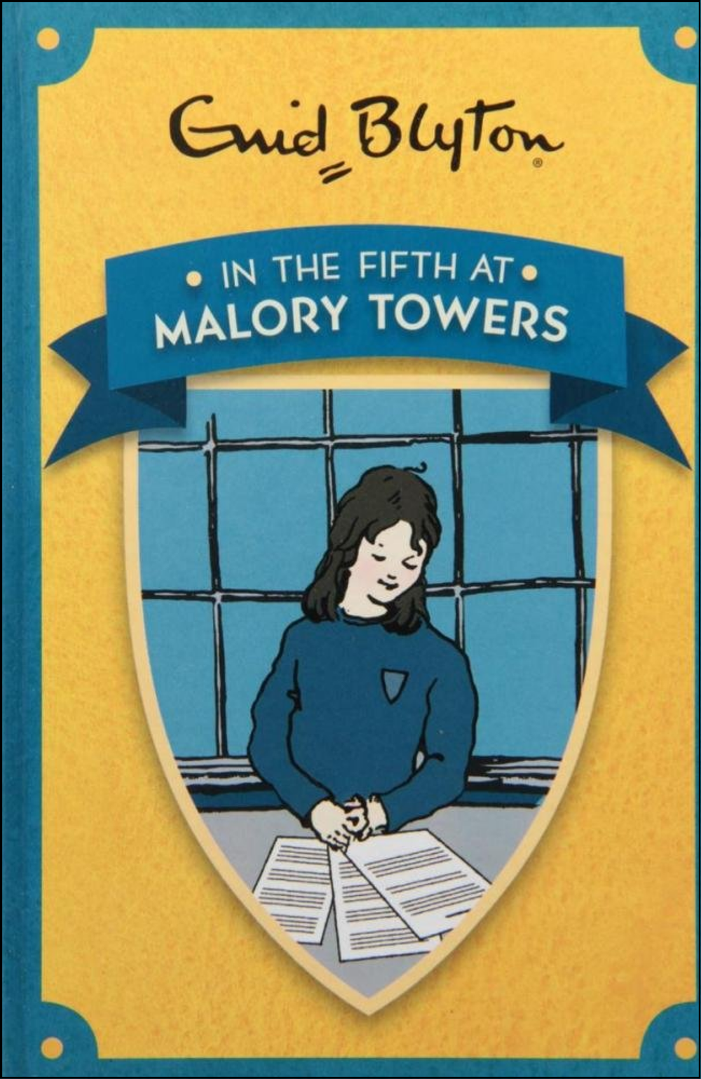 In the Fifth at Malory Towers by Enid Blyton (Author)